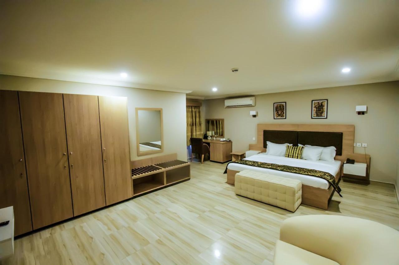 Visa Karena Hotels Порт Харкорт Екстериор снимка