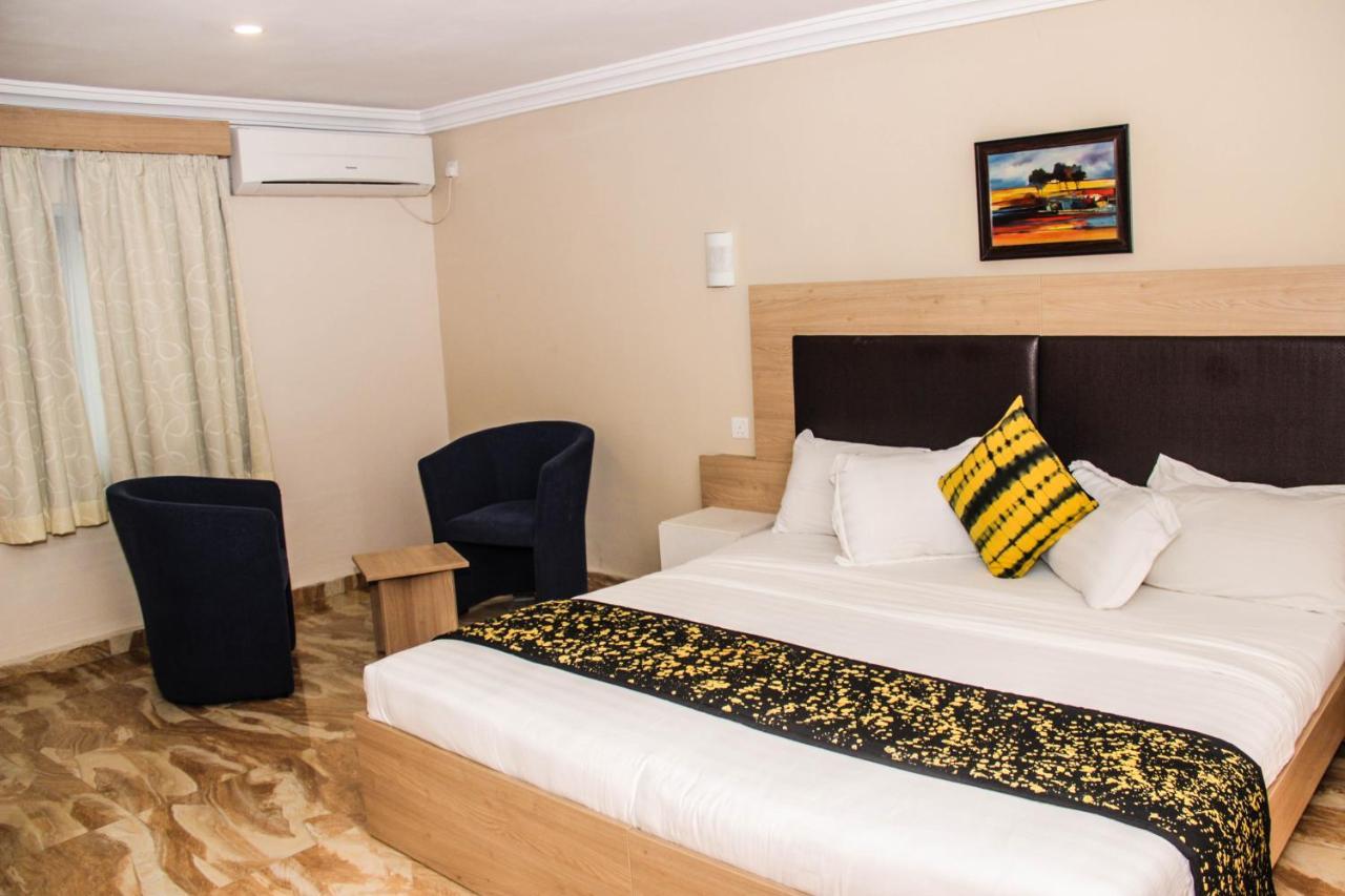 Visa Karena Hotels Порт Харкорт Екстериор снимка