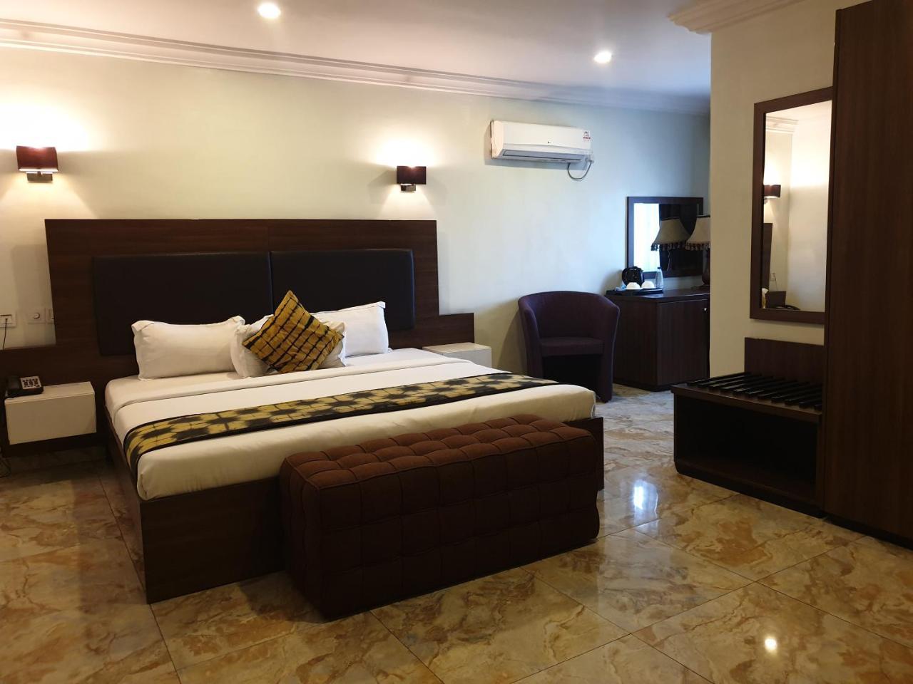 Visa Karena Hotels Порт Харкорт Екстериор снимка