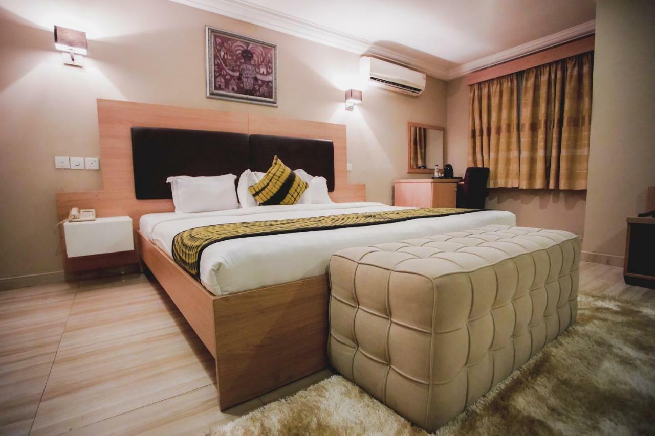 Visa Karena Hotels Порт Харкорт Екстериор снимка
